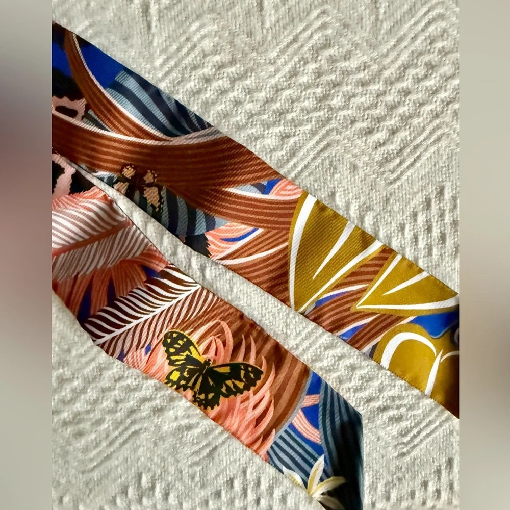 NWT Hermes Silk Jaguar Quetzal Twilly Bleu Roy Brun Saumon - Picture 4 of 11